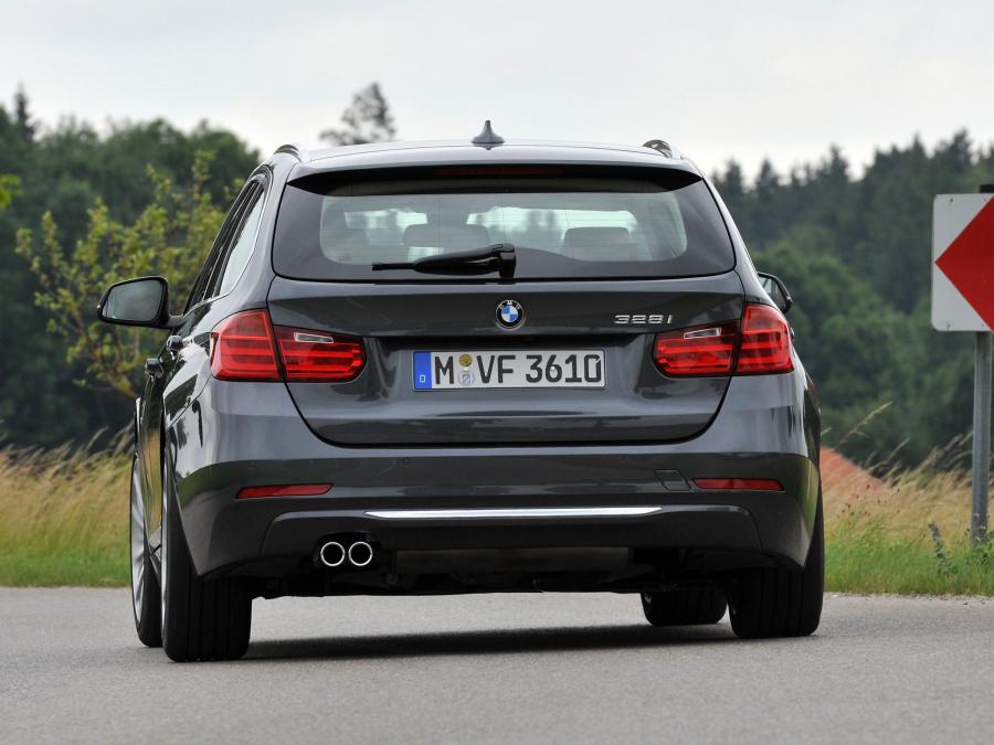  BMW 328i Touring Luxury Line 2012 года  (фото 5 из 16)